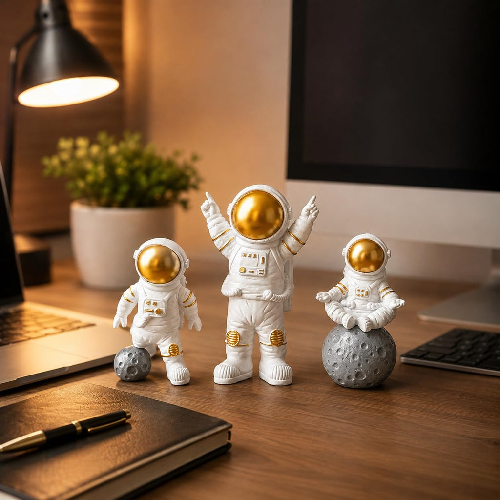 Resin Astronaut Spaceman Statue Ornament Home Office Desktop Figurine Decors Set of 3 - Golden (Golden)